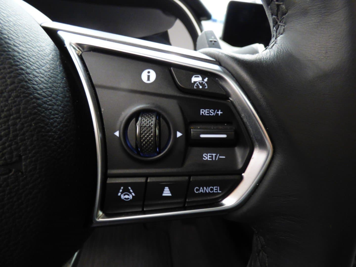 Acura TLX 2023 - Image 25