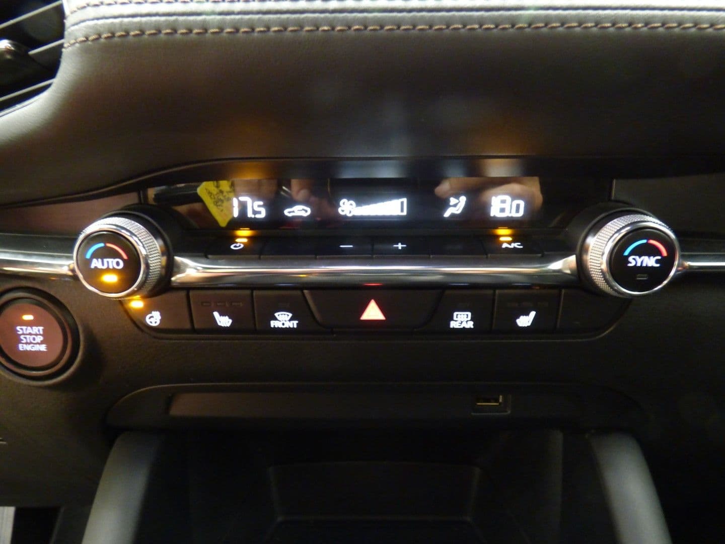 Mazda MAZDA3 2019 - Image 13