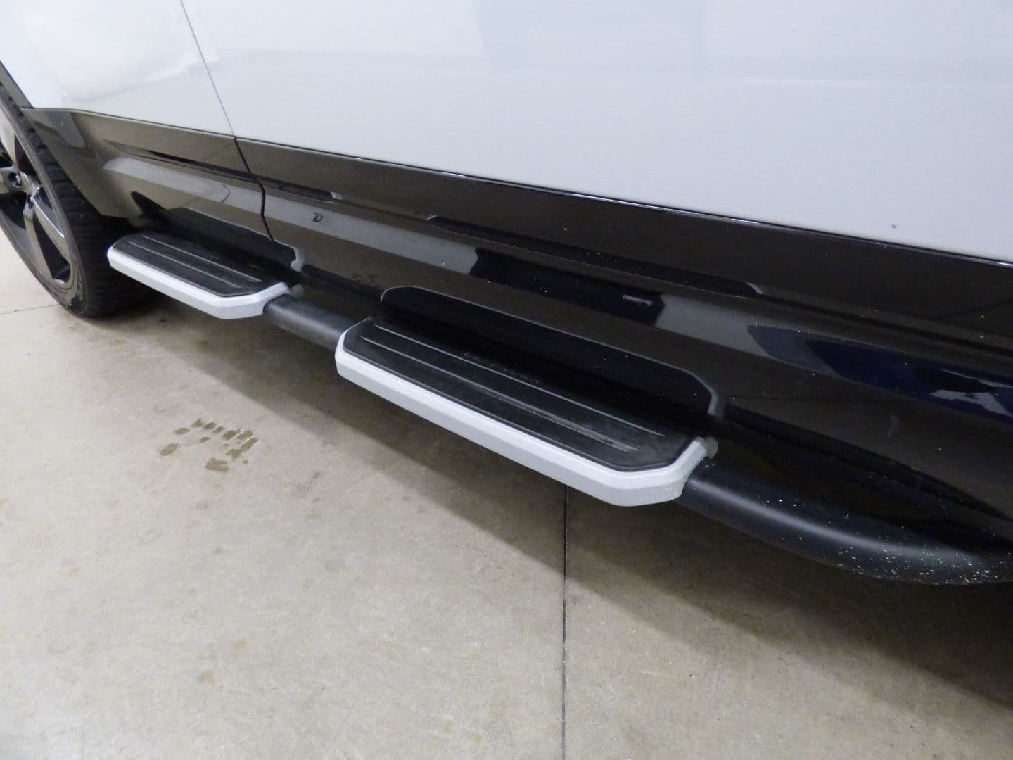 Land Rover Defender 2023 - Image 33