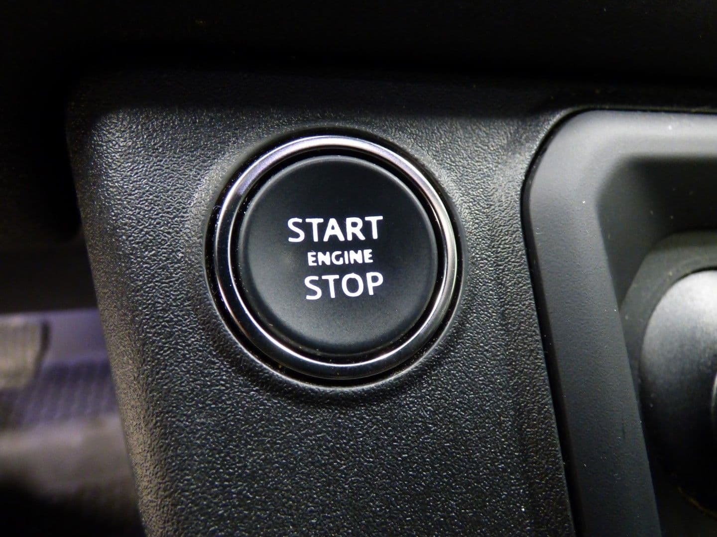 Land Rover Defender 2023 - Image 26