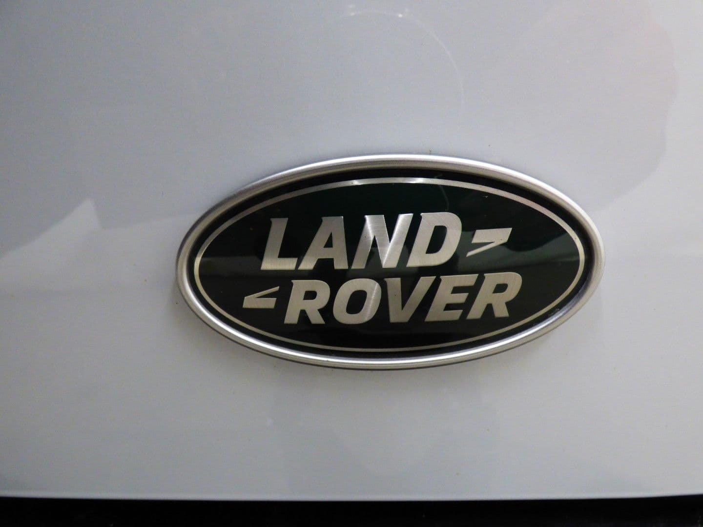 Land Rover Defender 2023 - Image 37