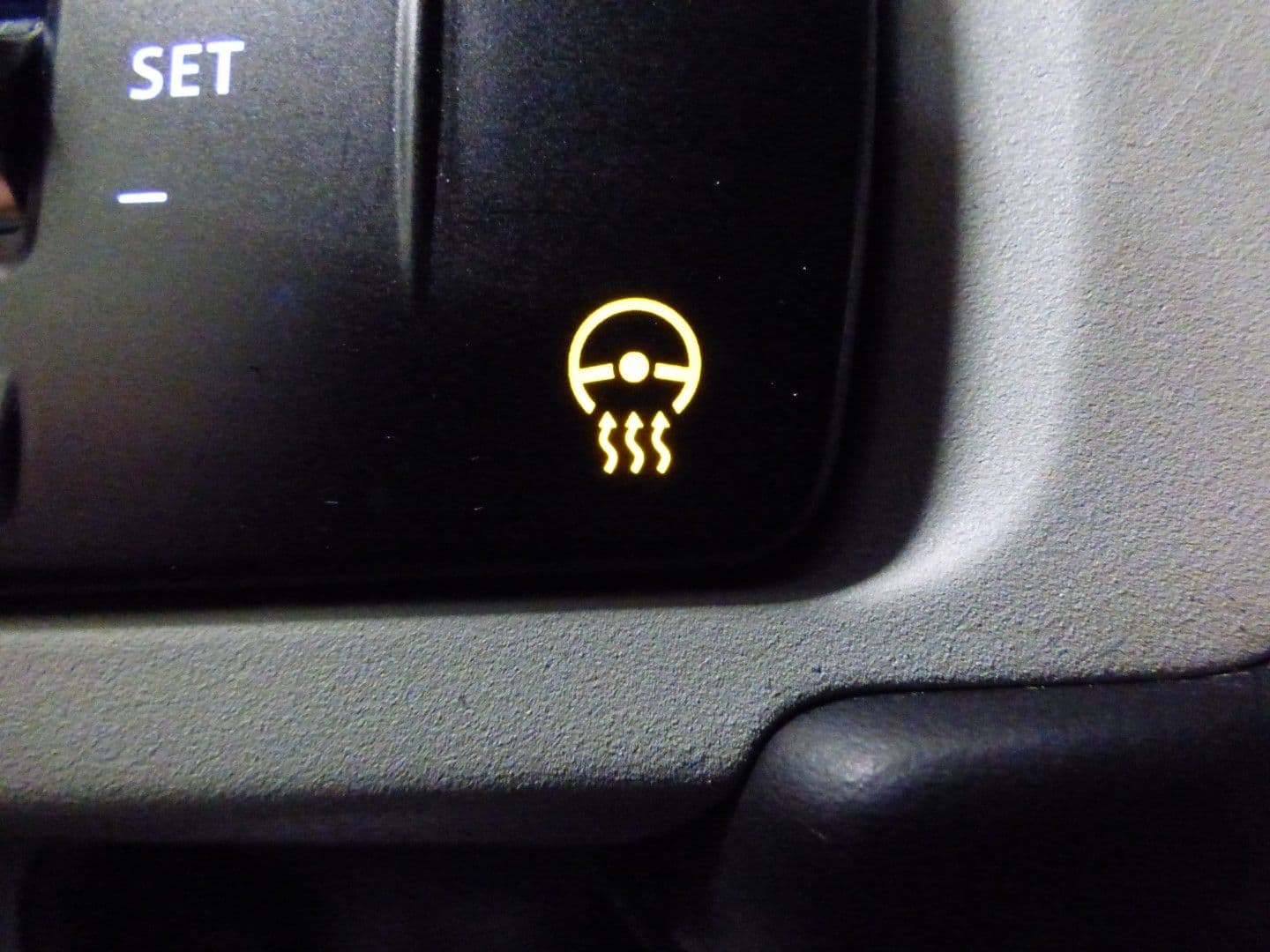 Land Rover Defender 2023 - Image 25