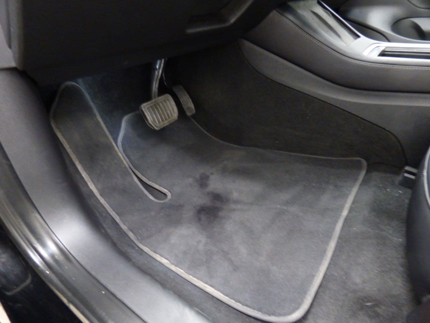 Tesla Model 3 2022 - Image 15