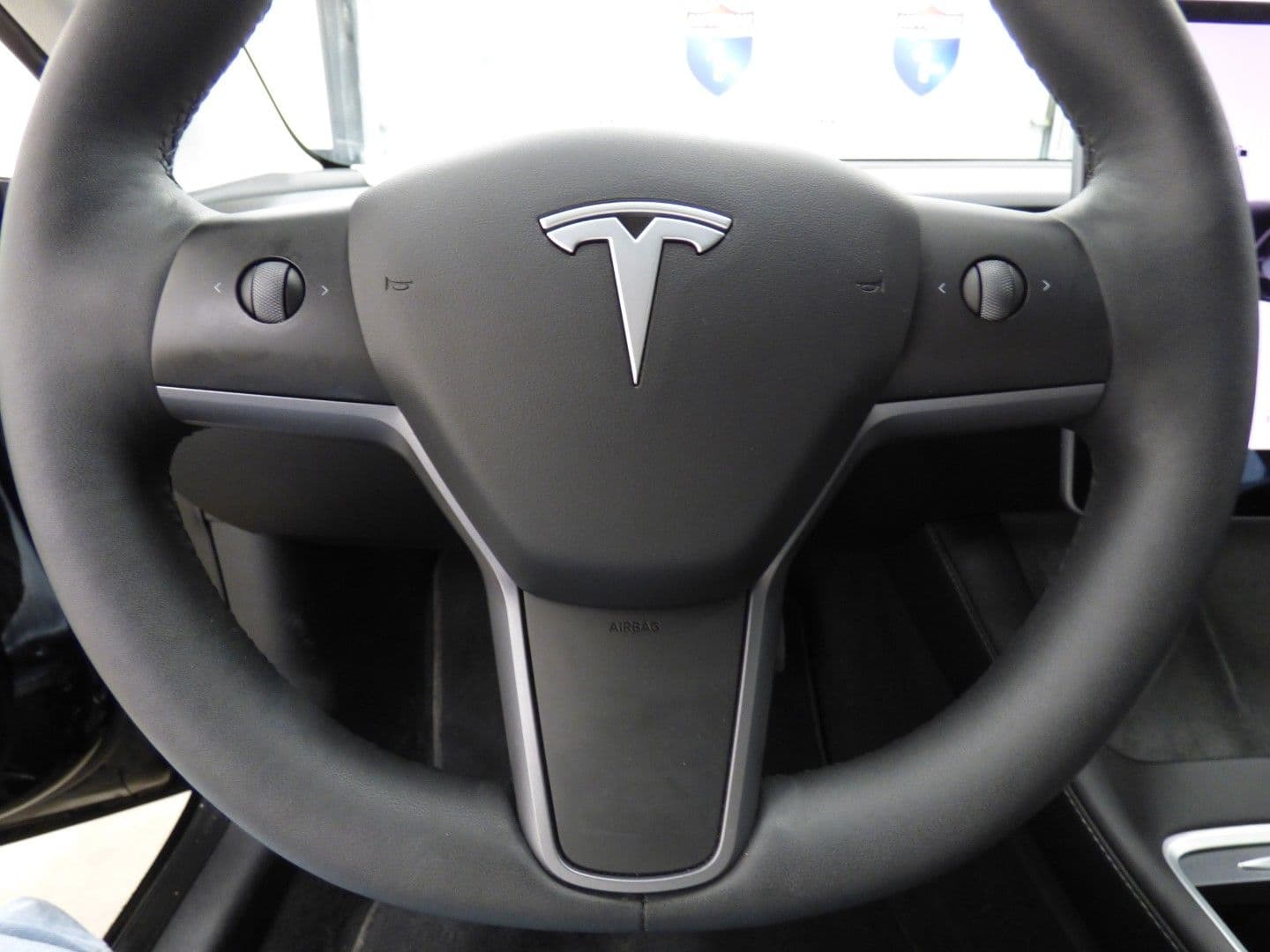 Tesla Model 3 2022 - Image 17