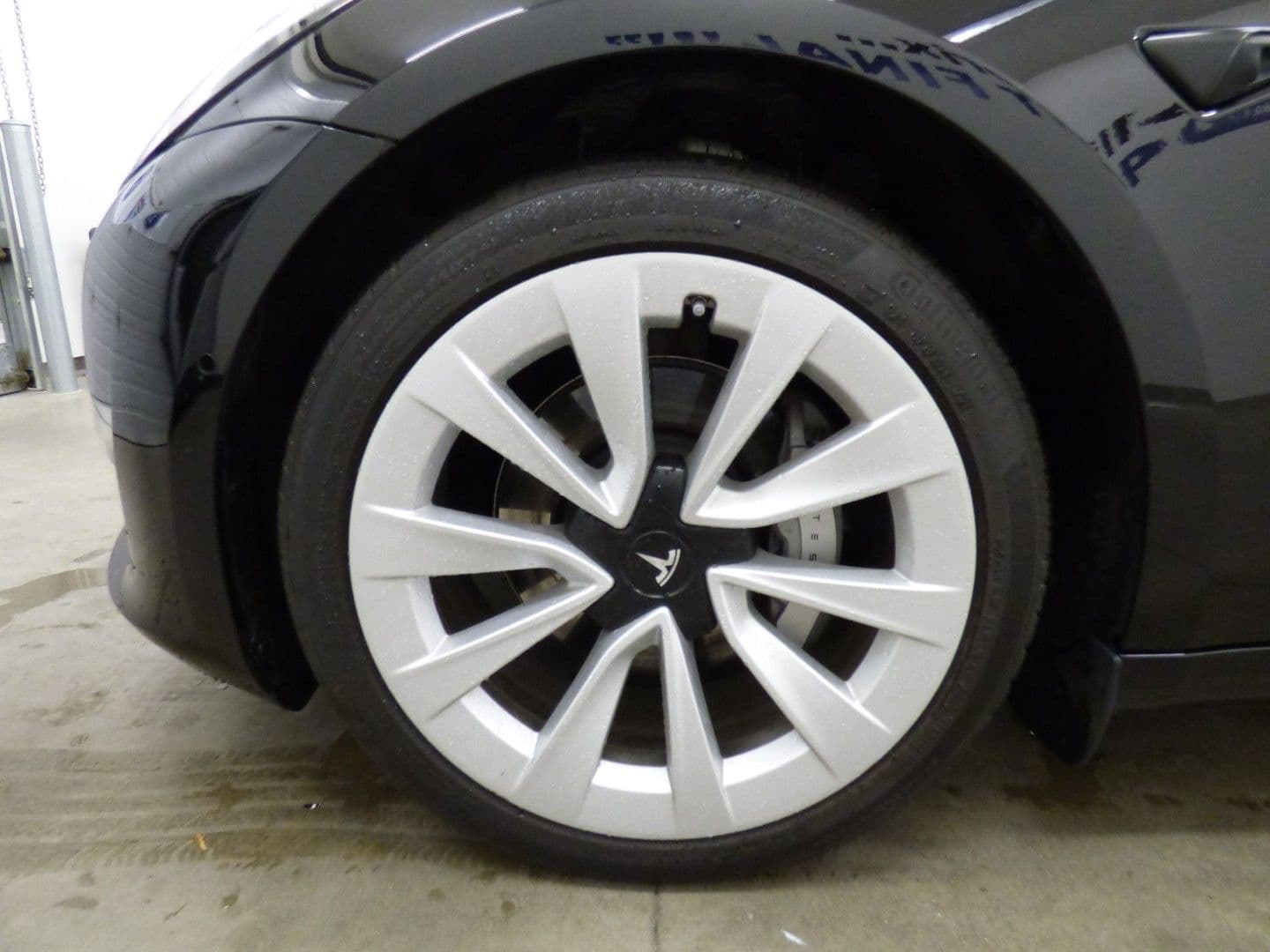 Tesla Model 3 2022 - Image 26