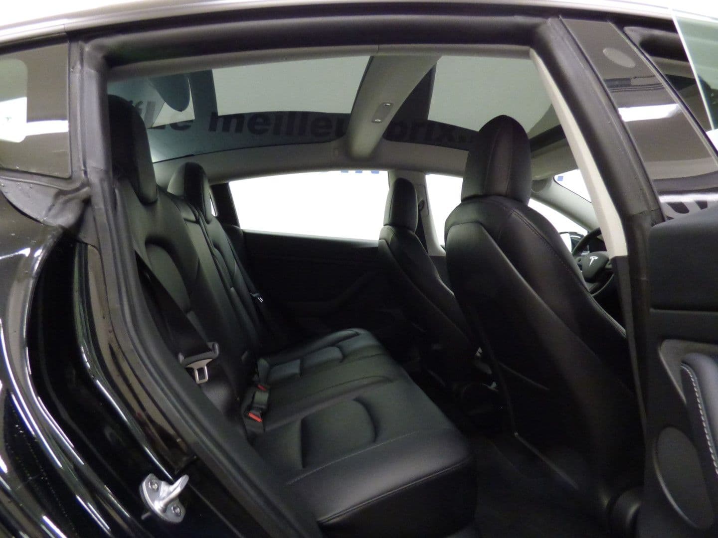 Tesla Model 3 2022 - Image 20