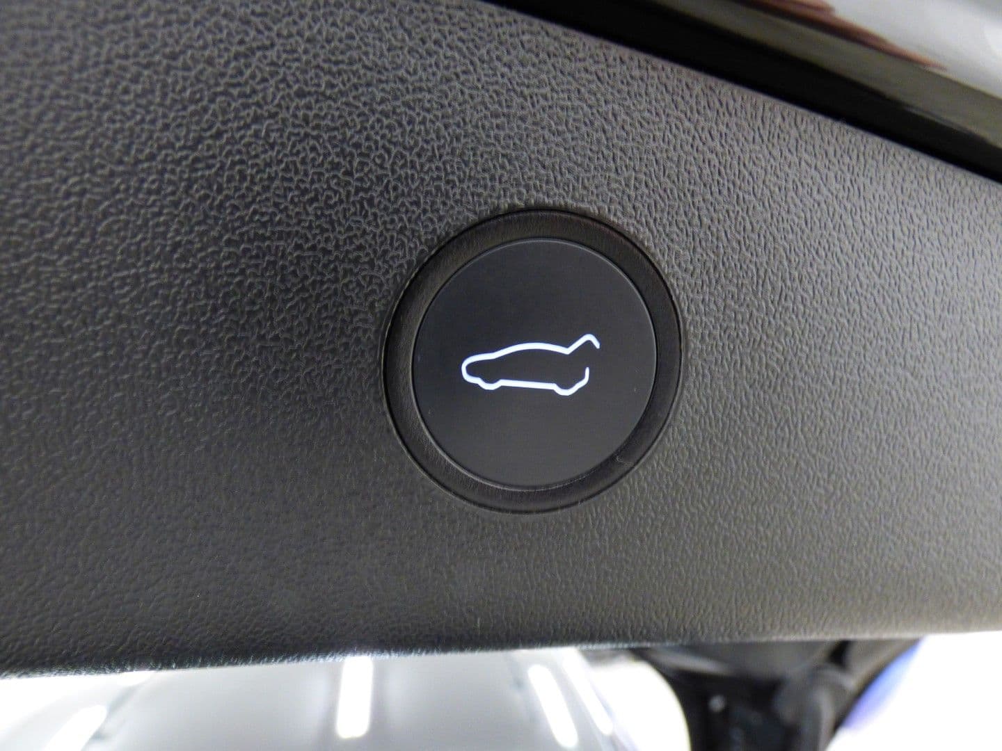 Tesla Model 3 2022 - Image 24