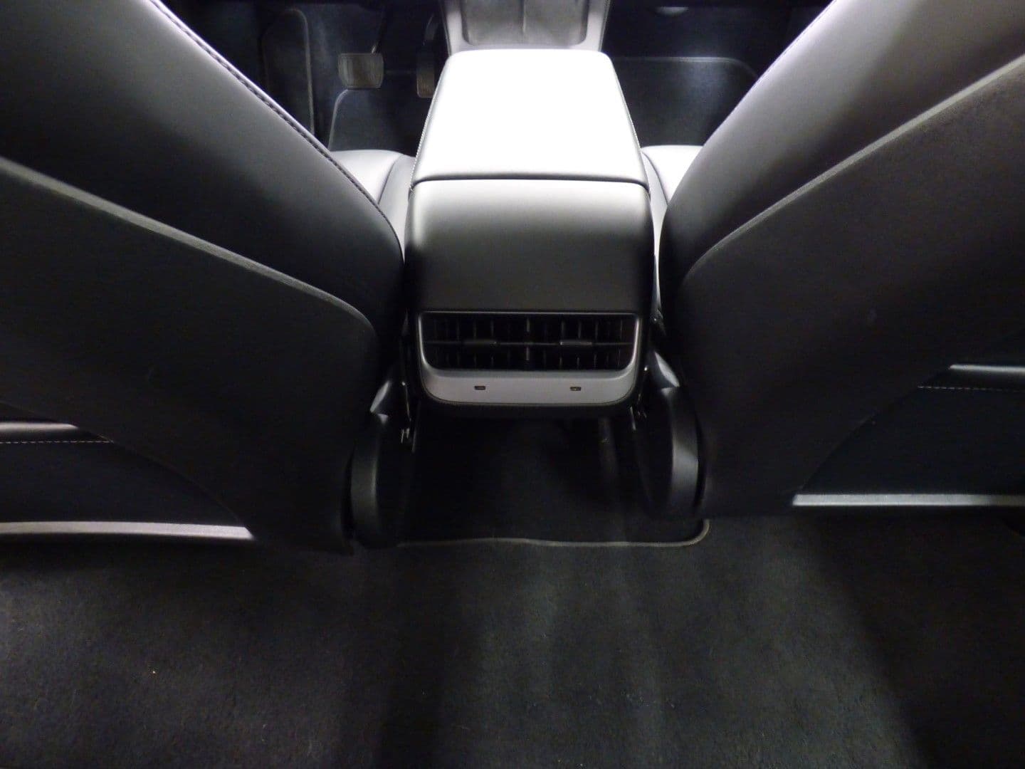 Tesla Model 3 2022 - Image 21