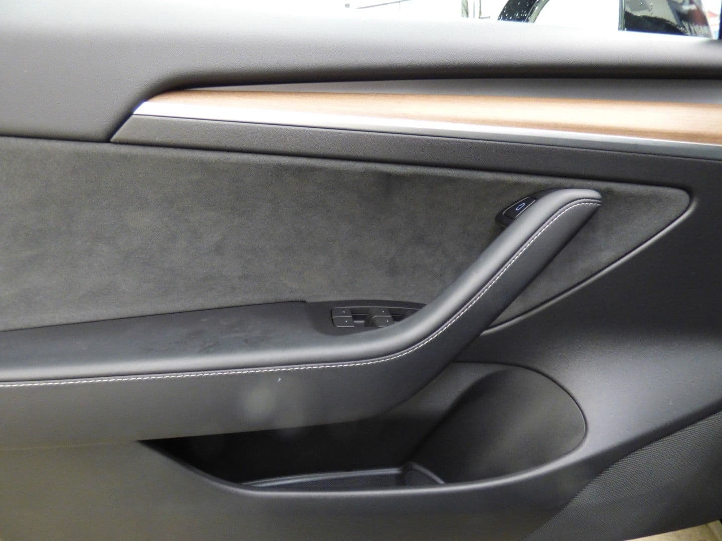 Tesla Model 3 2022 - Image 19