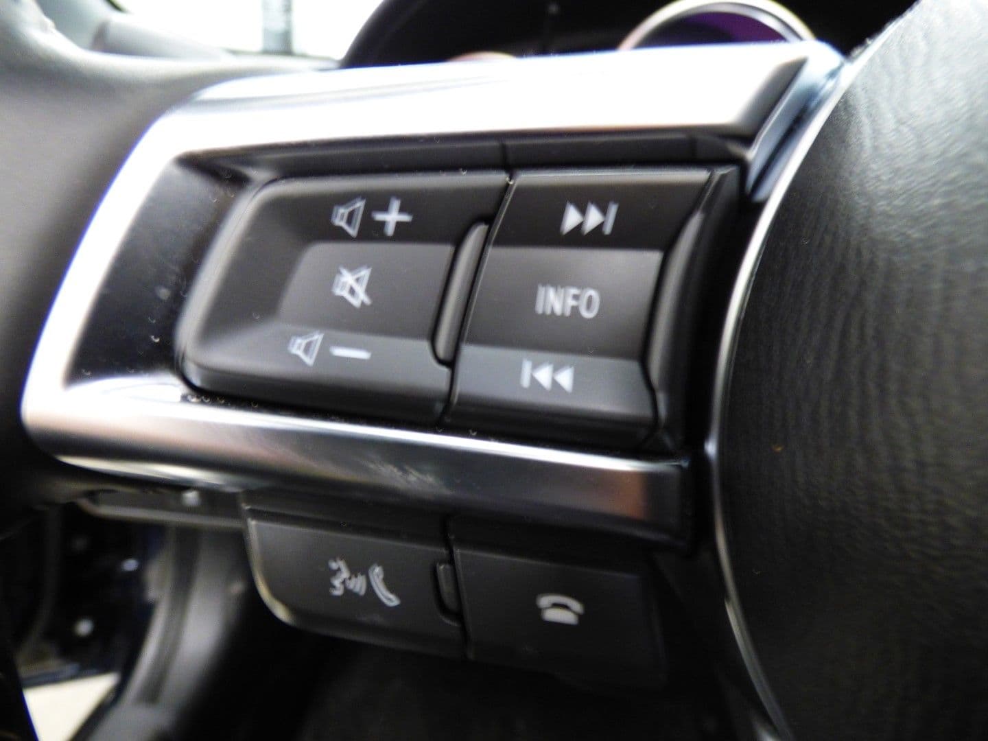 Mazda MX-5 Miata RF 2024 - Image 24