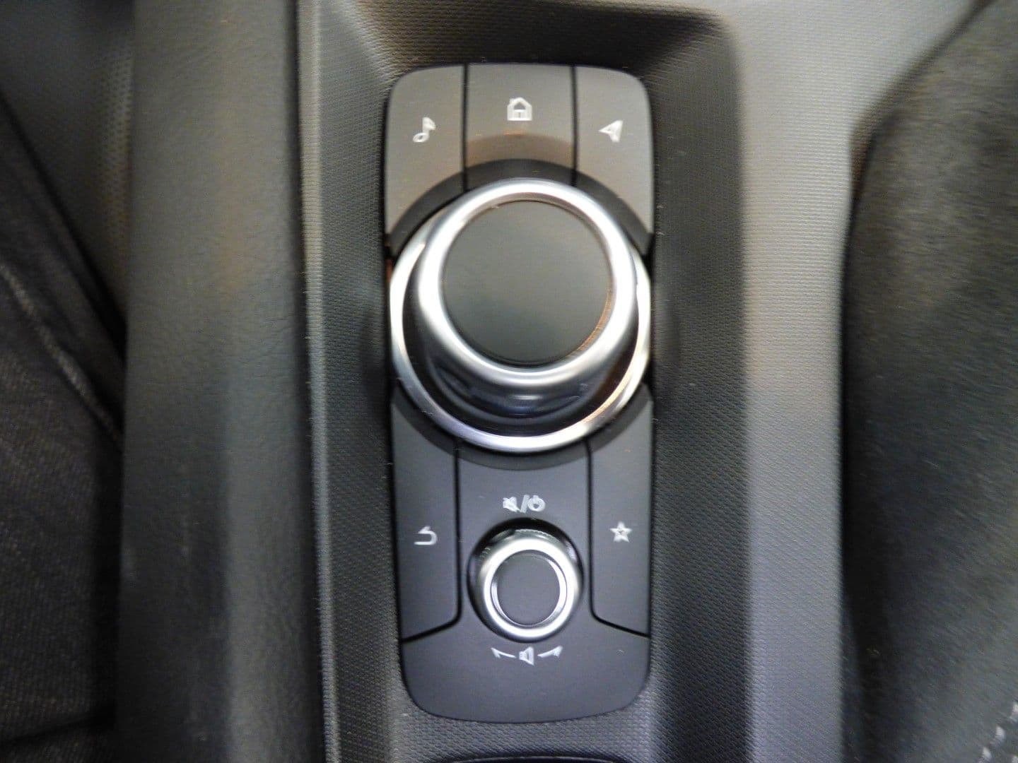 Mazda MX-5 Miata RF 2024 - Image 28