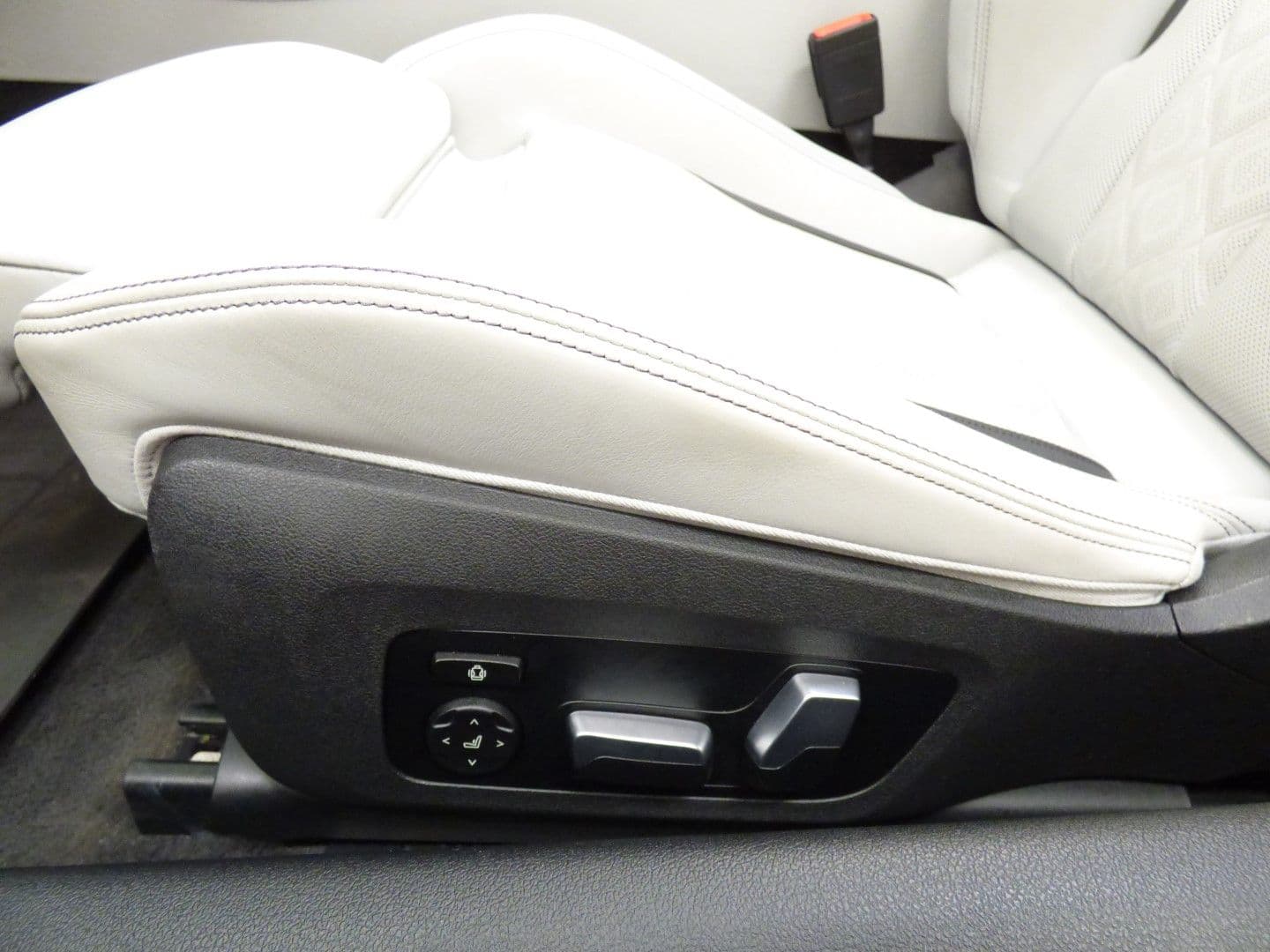 Bmw M8 Convertible 2020 - Image 20